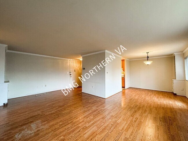 Building Photo - 200 N Maple Ave