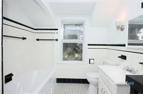 Foto del edificio - 322 Deerfield Rd