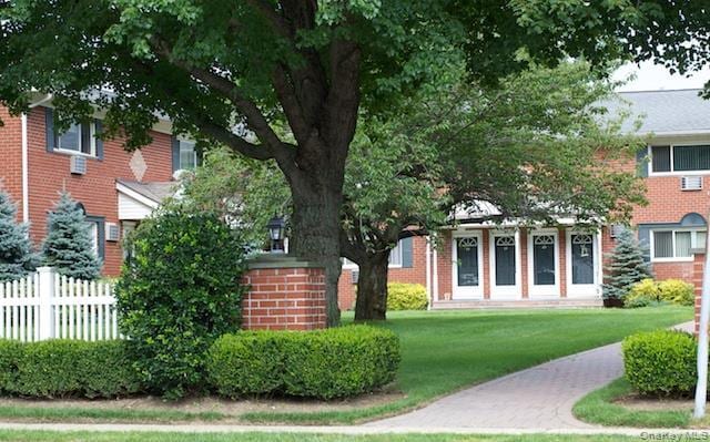 Foto del edificio - 125 Terryville Rd