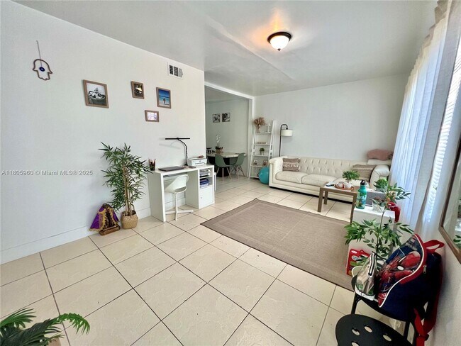 Foto del edificio - 877 80th St