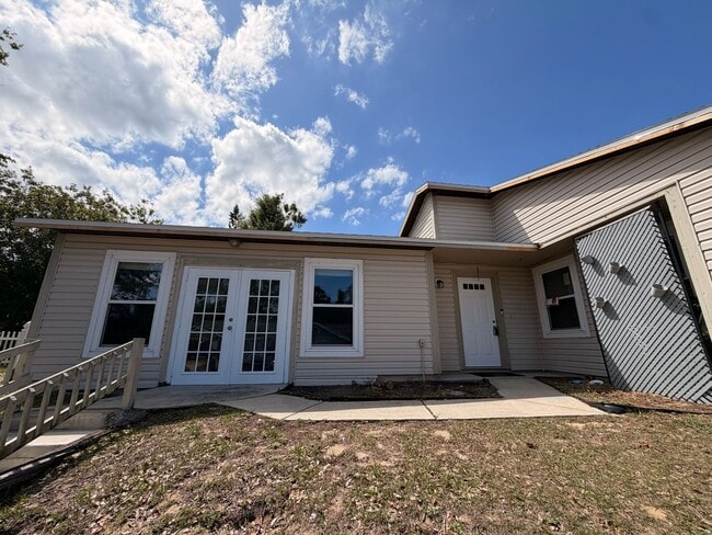 Move-In Ready 3/2 with Brand New Kitchen in Port Orange - Move-In Ready 3/2 with Brand New Kitchen in Port Orange House