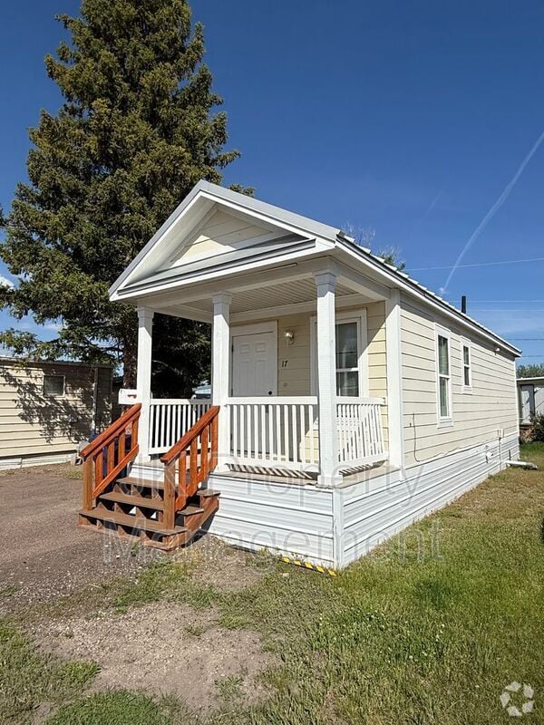 Building Photo - 600 17th Ave S
