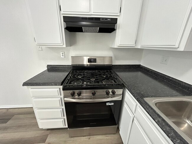 Building Photo - 4415 W 170th St