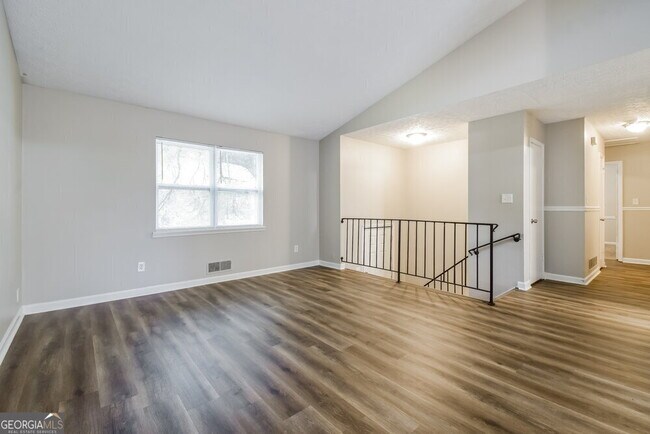 Building Photo - 2815 Fox Hall Ln N