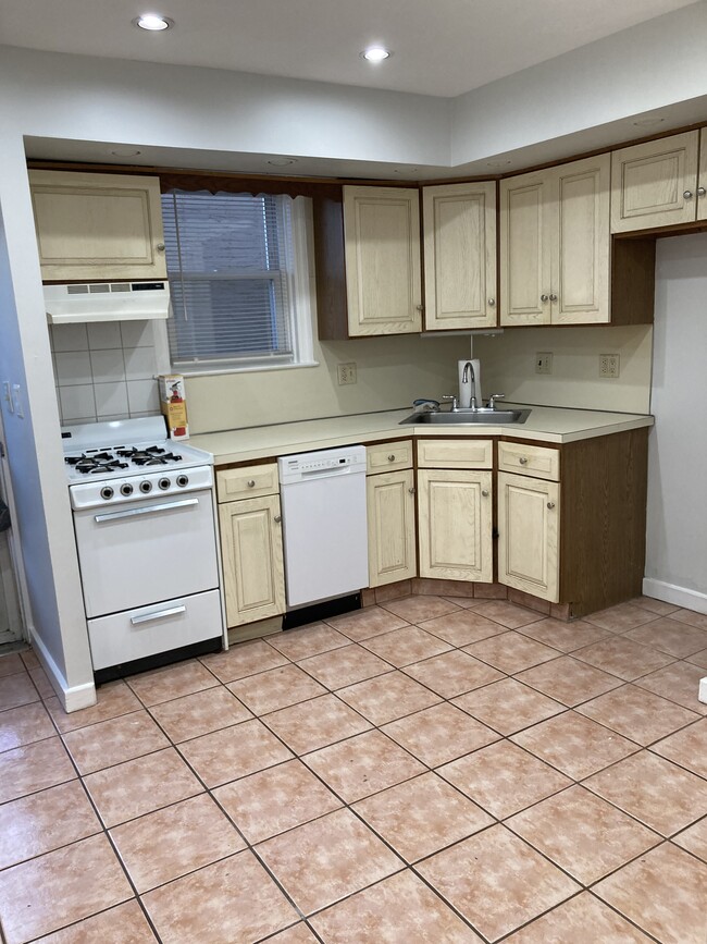 Building Photo - 3417 Dennison Ave