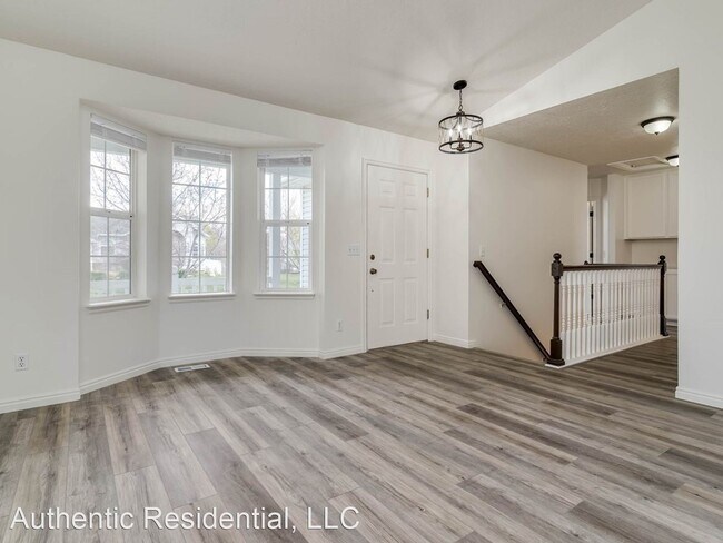 Building Photo - 5 br, 3 bath House - 1838 S Dahl Ln