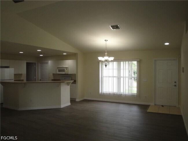 Building Photo - 1236 Bayou St