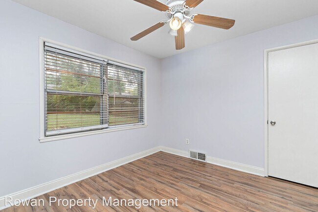 Foto del edificio - 4 br, 1 bath House - 7644 Rainbow Dr.