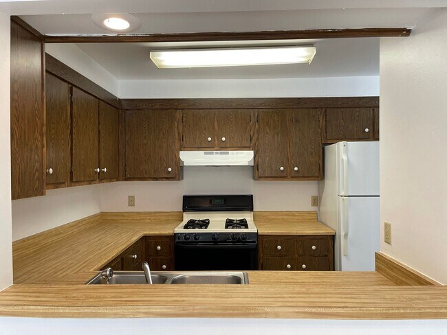 Foto del edificio - Charming 3 Bedroom/ 2.5 Bath Town Home for...
