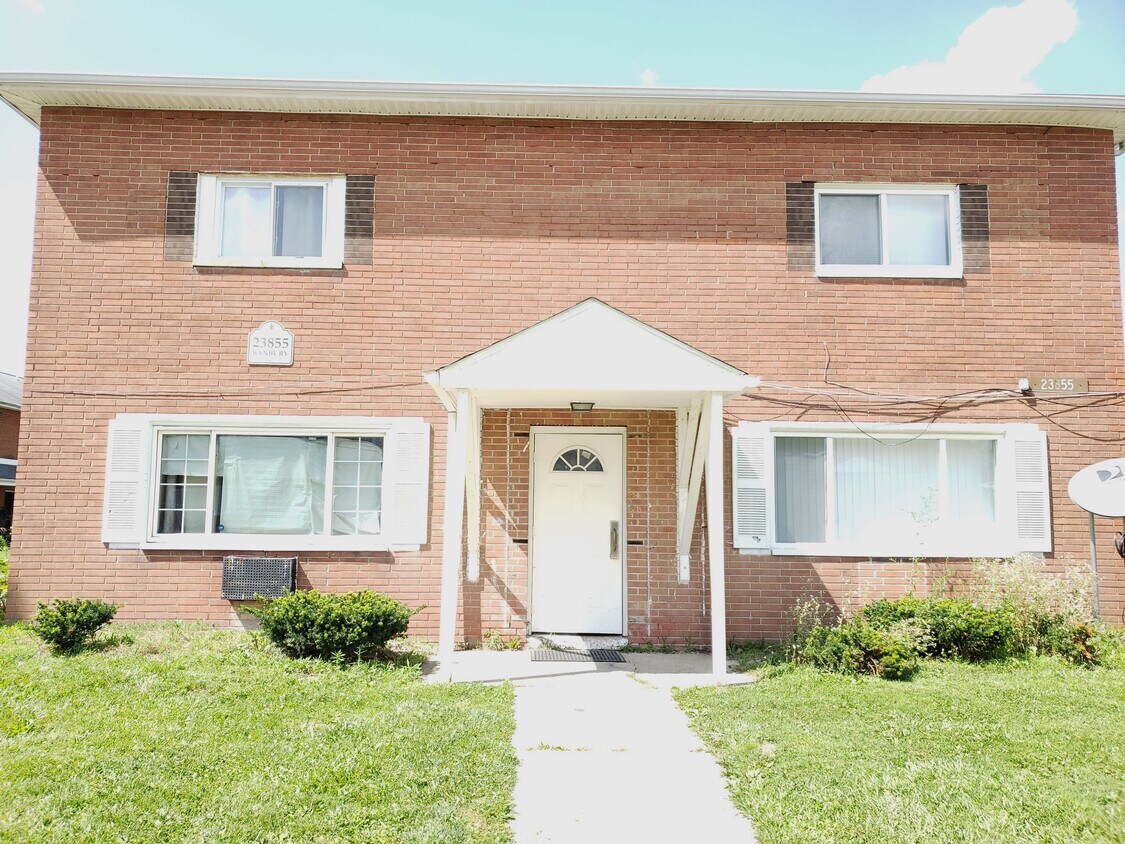 Primary Photo - 23855 Banbury Cir