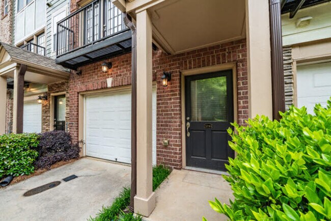 Foto del edificio - 3741 Ashford Creek Ave NE