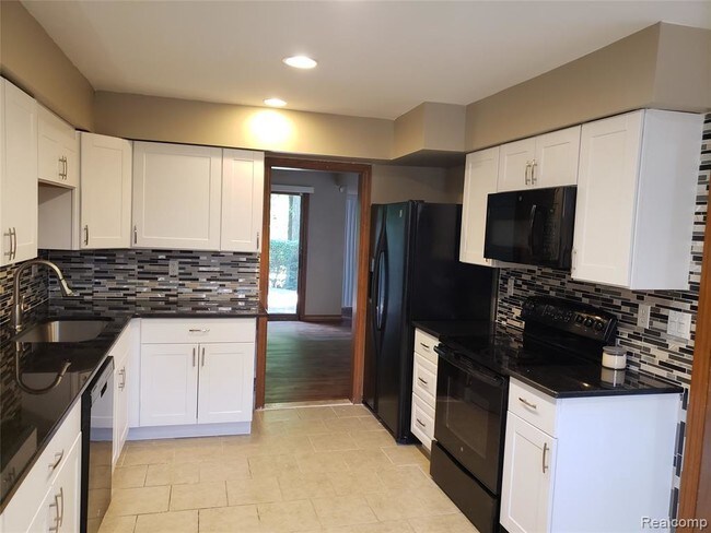 Building Photo - 12 Millrace Ct
