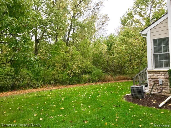 Building Photo - 26366 Fieldstone Dr