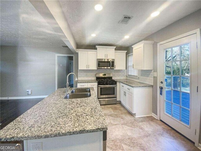 Building Photo - 3168 Canary Ct