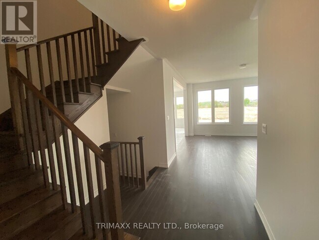 Building Photo - 22 Kingsbury Trl