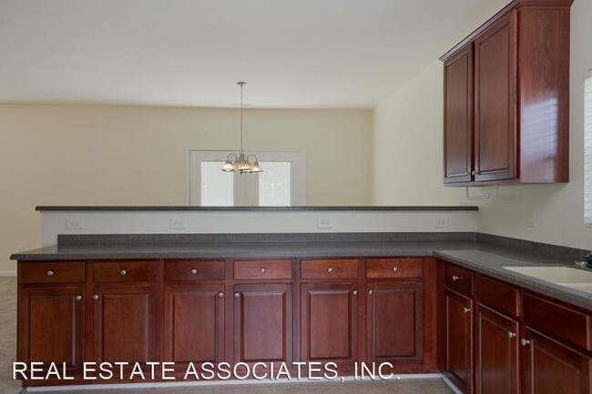 Foto del edificio - 5 br, 2.5 bath House - 4815 Hoppers Drive