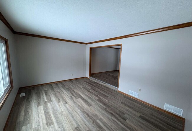 Foto del edificio - 7362 Paulsen Dr