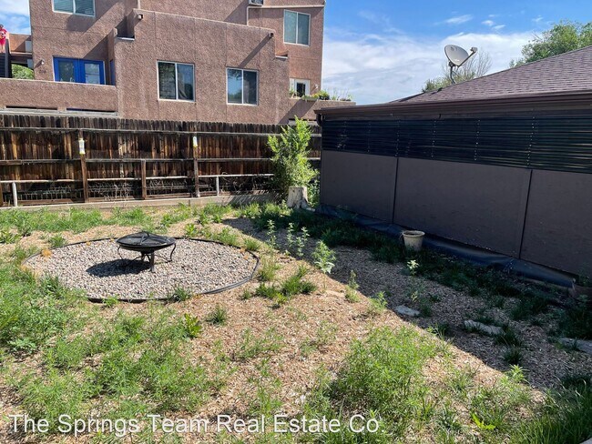 Foto del edificio - 2 br, 1.5 bath House - 36A E Old Broadmoor...
