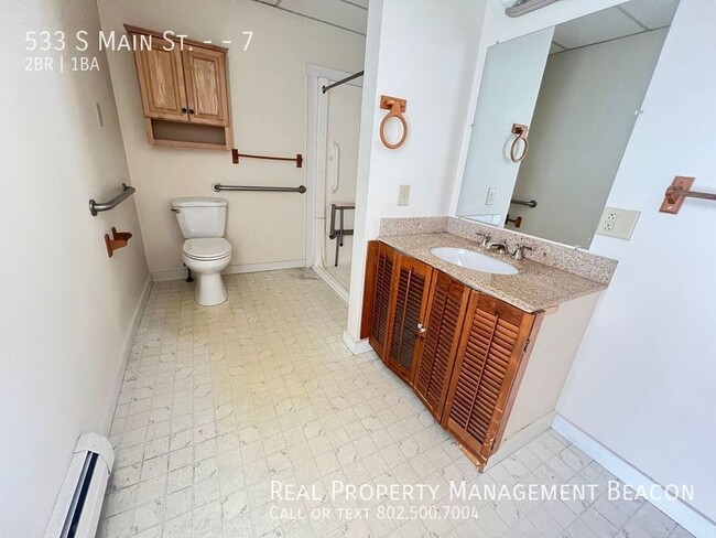 Foto del edificio - White River Junction, VT 2 BR Apartment $1...