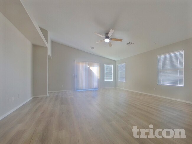 Foto del edificio - 17271 W Ashley Dr