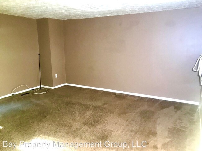 Building Photo - 2 br, 3 bath House - 205 Lodgecliffe Ct