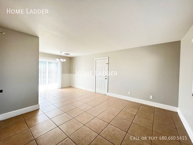 Building Photo - 1360 S Bunker Hill Dr