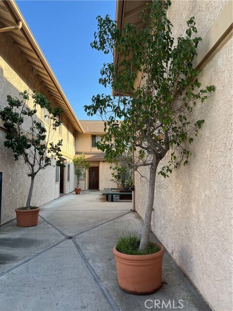 Foto del edificio - 735 Arcadia Ave