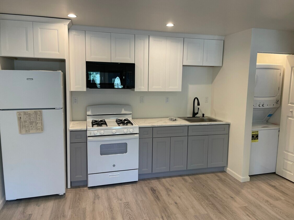 Foto principal - 7136 Forest Hills Rd