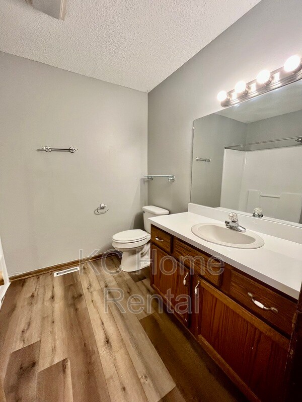 Building Photo - 100 Francis St