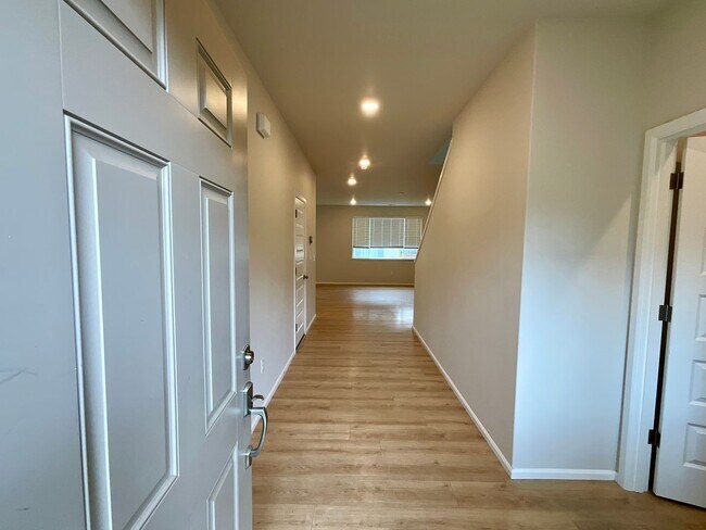 Building Photo - $500 Move-In Special! Beautiful 4 bedroom Home located in Sultan