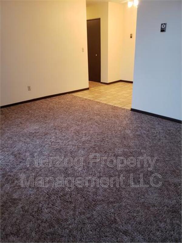 815 Center St S Unit 4, Wahpeton, ND 58075 Condo for Rent in Wahpeton