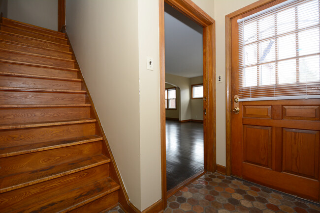 Building Photo - 3300 N 42nd St