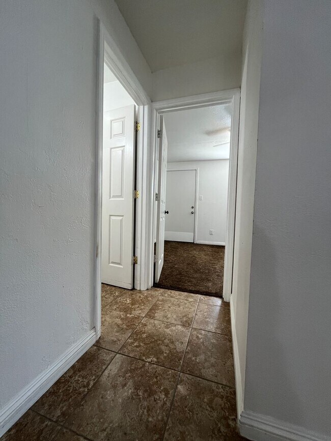 Foto del edificio - 2800 Peerless Ave