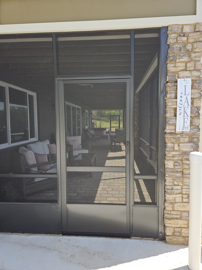 Enterance - 6 Lake June Rd