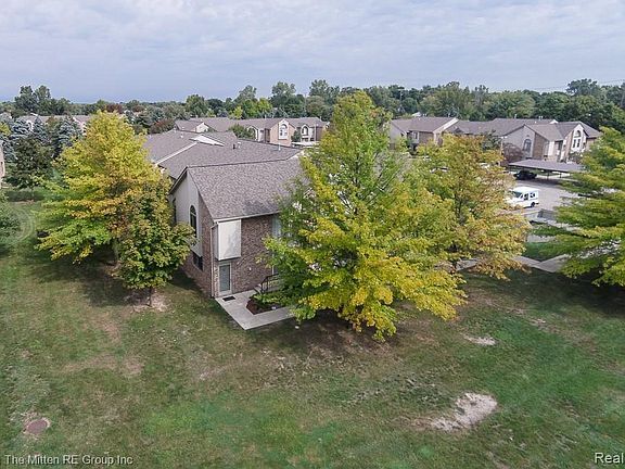 Building Photo - 42524 Lilley Pointe Dr