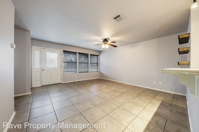 Foto del edificio - 4 br, 2.5 bath House - 1605 Catherine Ct.