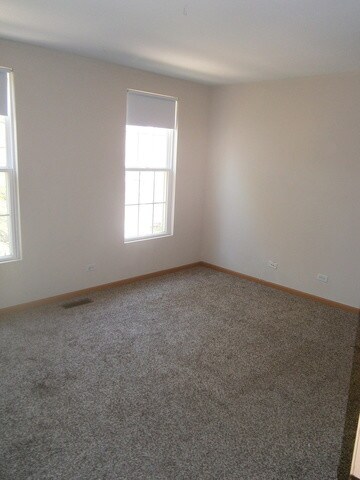 Building Photo - 805 Symphony Dr