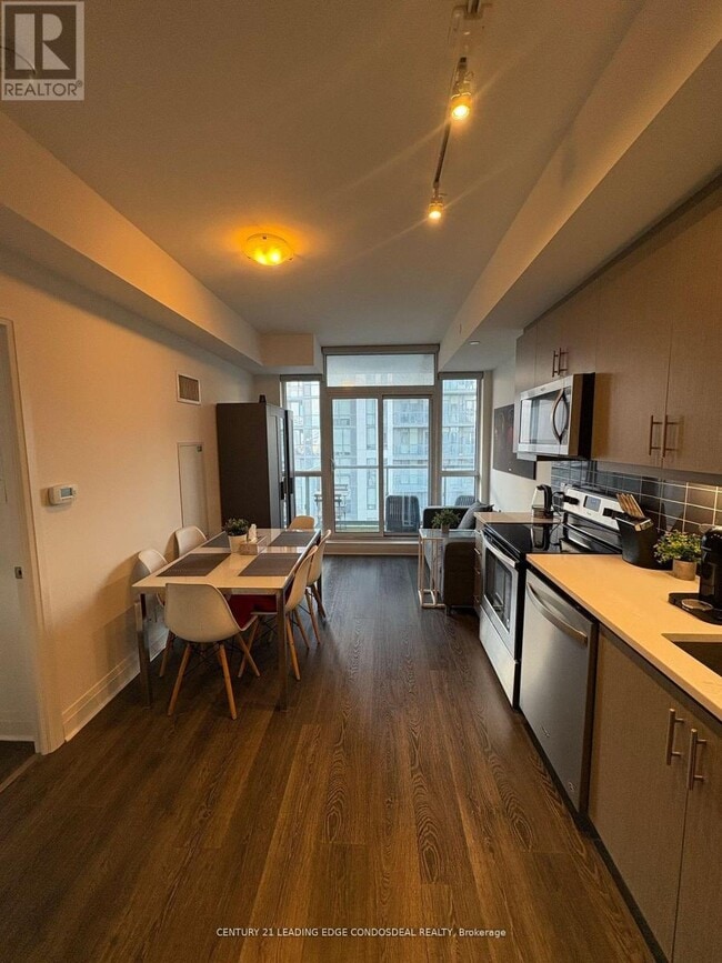 Building Photo - 17 Zorra St