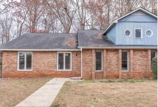 Building Photo - 2599 Fieldstone View Ln SE
