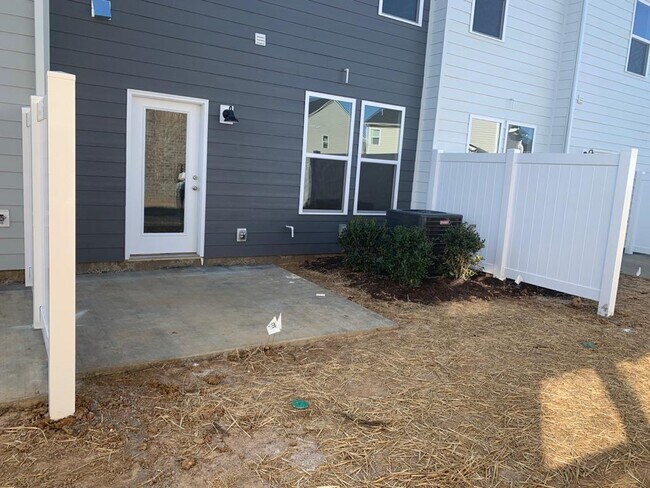 Foto del edificio - 3306 Deerchase Cir