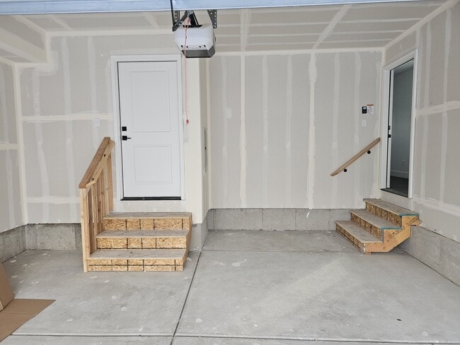 Building Photo - 112 E 730 N