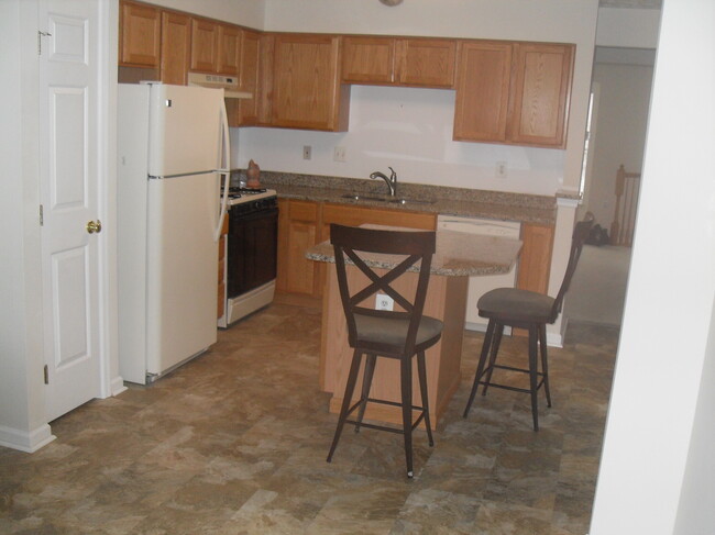 Kitchen - 1009 Jeanett Way