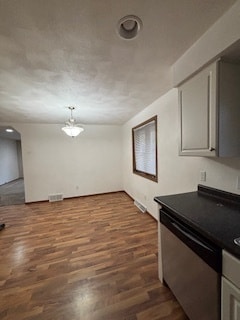 Building Photo - 1101 W Ridgeview Dr