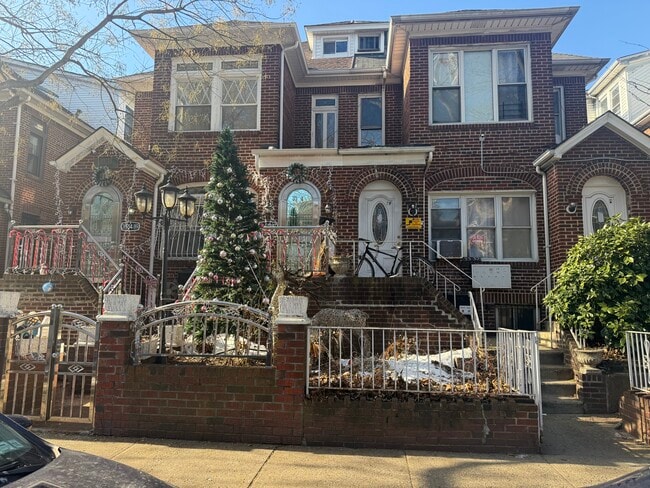 Building Photo - 3334 89th St