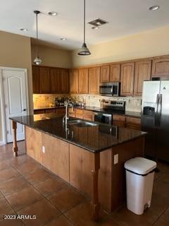 Building Photo - 1531 E Yellowstone Pl