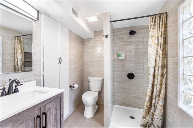 Foto del edificio - 400 33rd St