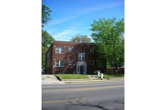 Building Photo - 5914 E Washington St