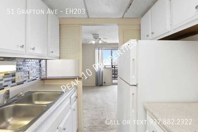 Foto del edificio - 51 Grafton Ave