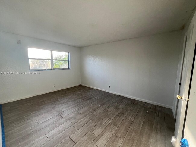Foto del edificio - 4160 NW 21st St