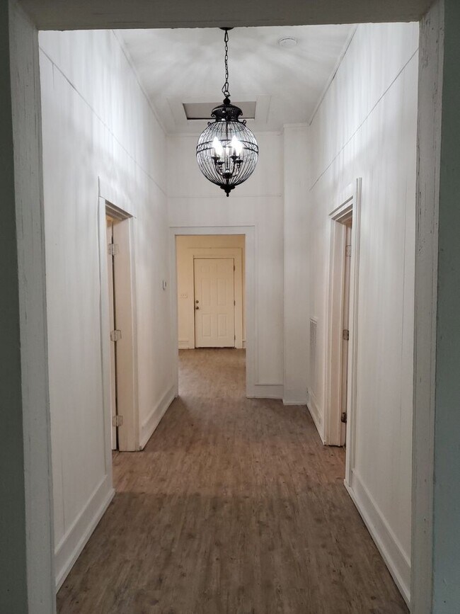 Building Photo - Newly renovated Home in Opelika